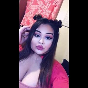 Meet your Posher, Mia